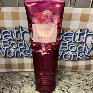 Bath & Body Works Covered in Roses Body Wash - Deep Red